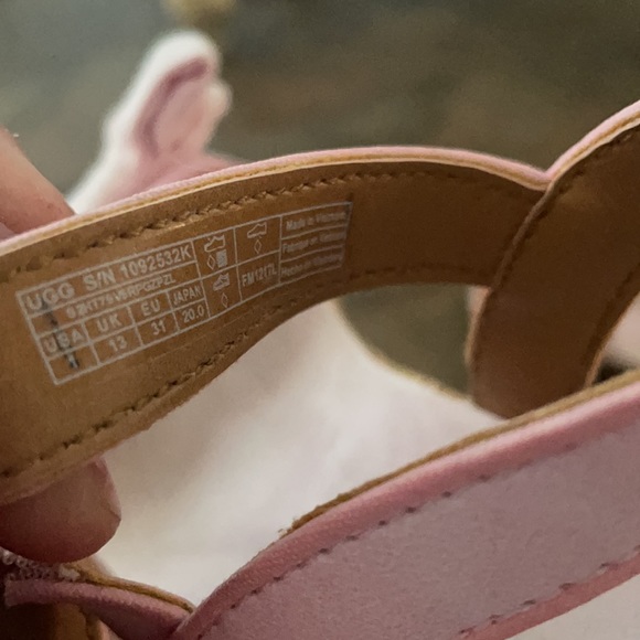 Ugg pink wedge sandal girls size 1 - Picture 7 of 7